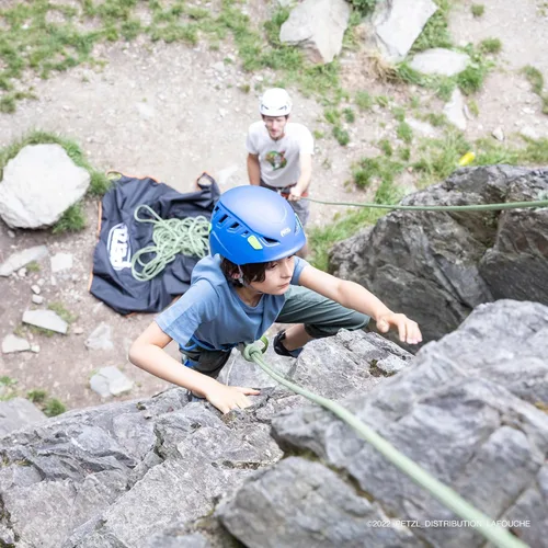 Miniatura 4 de Petzl Cuerda MAMBO – Cuerda dinámica única de 0.398 in de diámetro con buen agarre para gimnasio o escalada en roca Verde