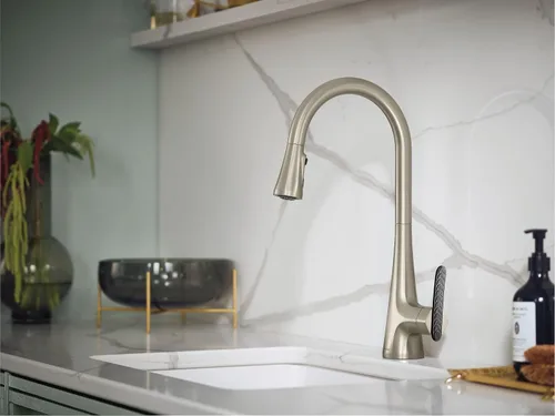 Miniatura 9 de Moen Sinema grifo de cocina desplegable de acero inoxidable con aumento de potencia y sistema retráctil, llave de cocina moderna de arco alto, fácil