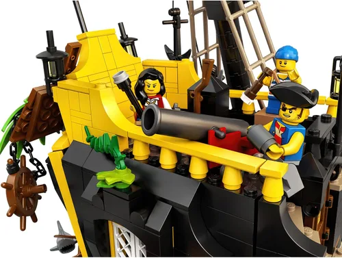 Miniatura 9 de LEGO Ideas Pirates of Barracuda Bay 21322 Kit de construcción, modelo de naufragio pirata con figuras de acción pirata para jugar y exhibir, hace un