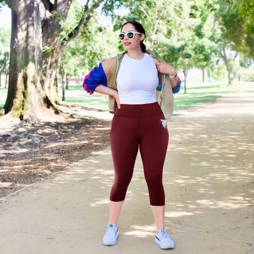 Miniatura 3 de MOREFEEL Leggings capri de talla grande para mujer con bolsillos, elásticos XL-4XL, control de abdomen, cintura alta, pantalones de yoga negros