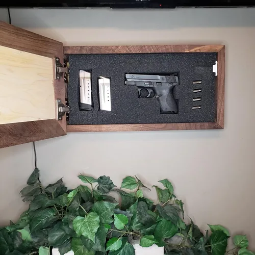 Miniatura 2 de Bellewood Designs Almacenamiento oculto para armas con versículo bíblico personalizado, seis estilos de gabinete de ocultación disponibles