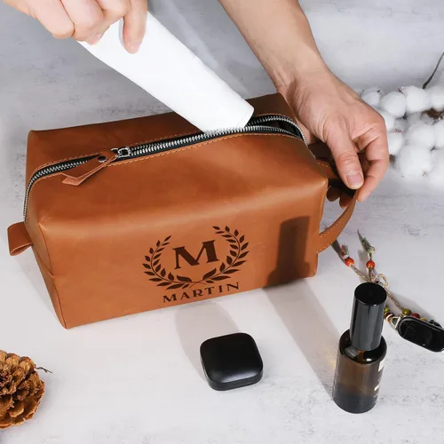 Miniatura 5 de Bolsa de artículos de aseo personalizada para hombres, kit de viaje de cuero con monograma personalizado para hombres, organizador de artículos