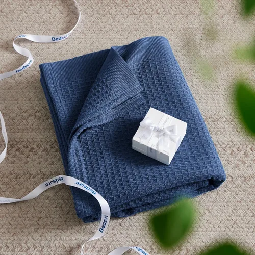 Miniatura 5 de Bedsure Gentlesoft - Manta de 100 % algodón tamaño King para cama, transpirable y suave, gruesa y acogedora, manta de Navidad de tejido gofre, 38
