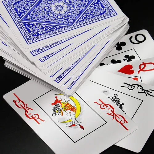Miniatura 5 de INTEGEAR Juego de cartas de 2 barajas de póquer de plástico impermeable para Texas Holdem Poker Go Fish y más juegos de cartas, índice jumbo de 2.5