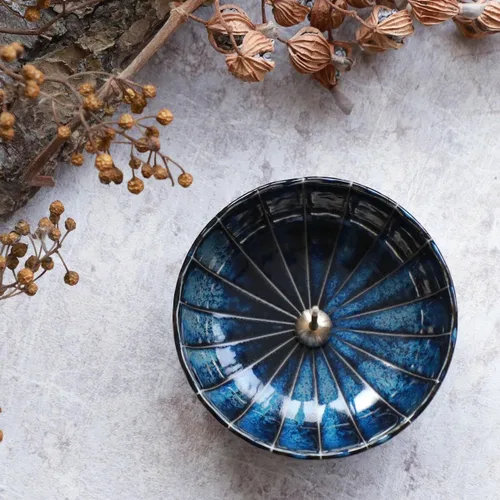 Miniatura 5 de Asayu Japan Lotus - Soporte para incienso para palos de 4.1 pulgadas (4.134 in), juego tradicional de atrapasueños de cerámica y quemador