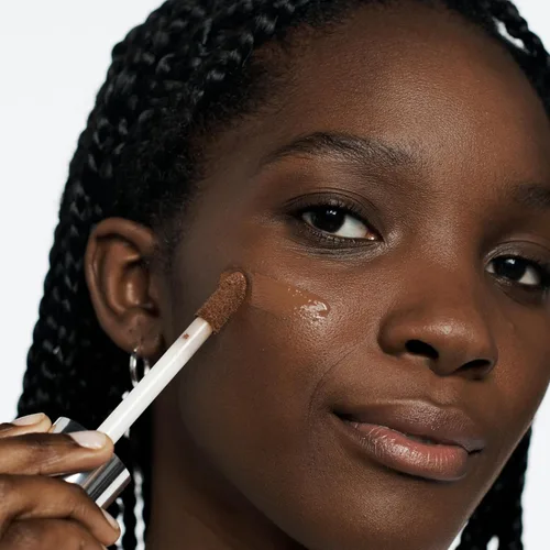 Miniatura 6 de Clinique Beyond Perfecting Lightweight Liquid Foundation + Concealer For Dry Combination to Oily Skin Types Full Coverage + Natural Matte Finish