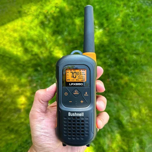Miniatura 2 de Bushnell LPX650 Walkie Talkie Radio – Calidad fiable, diseño flotante resistente, 2 W de potencia para 42 millas de alcance, radios bidireccionales