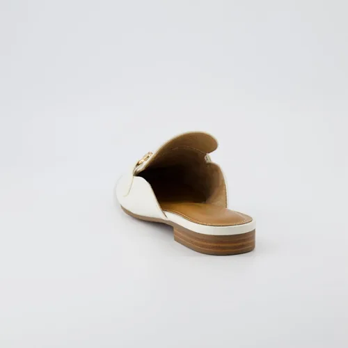 Miniatura 5 de CUSHIONAIRE Sandalias Yates con hebilla para mujer + espuma viscoelástica, anchos disponibles