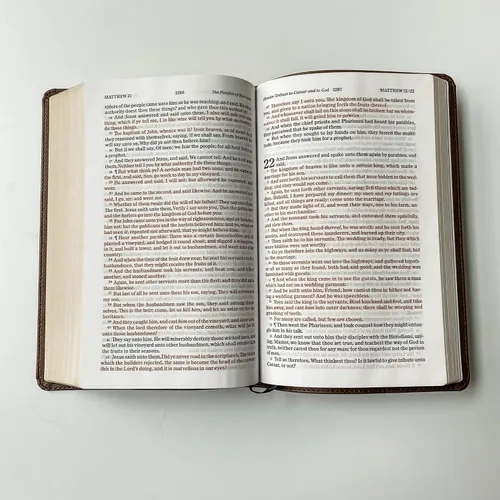 Miniatura 6 de Biblia KJV ilustrada a mano y grabada con láser, cuero marrón, incluye opción de agregar nombre grabado, regalo personalizado para boda, bautizo