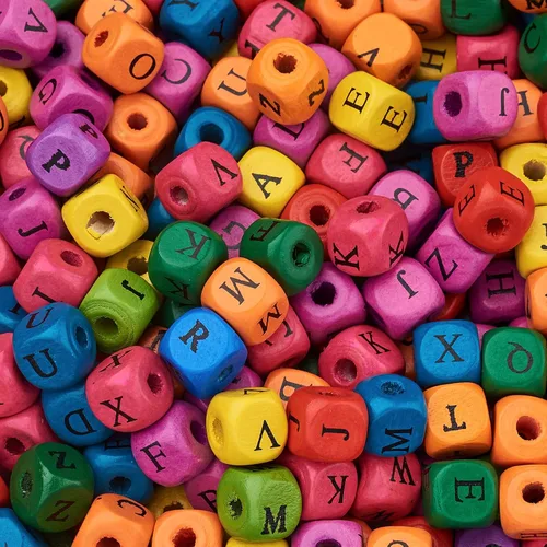 Miniatura 2 de Pandahall - 500 cuentas en forma de cubo de madera natural con patrón de letras de 0.394 x 0.394 x 0.394 in del alfabeto, cuentas espaciadoras