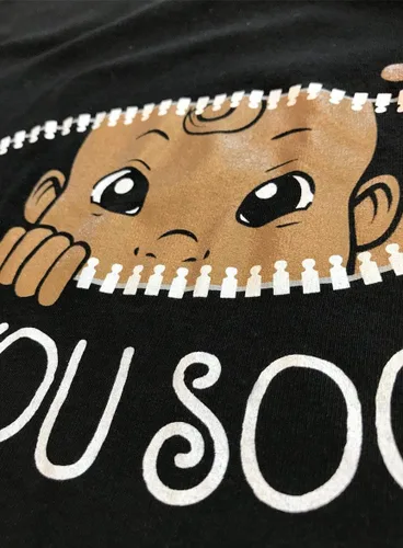 Miniatura 3 de See You Soon! Lindo divertido embarazo embarazo afroamericano bebé cuello redondo camiseta negra para mujeres embarazadas