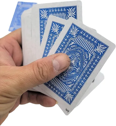 Miniatura 2 de Zugar Land Naipes económicos: 2 barajas (1 baraja roja y 1 azul) de 2.3/8 pulgadas por 3.3/8 pulgadas (2.165 in x 3.386 in) con revestimiento