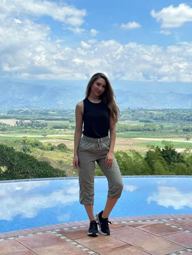 Miniatura 6 de RBX Active - Pantalón capri de cuerpo ligero y tejido elástico con cordón, moda para la mujer