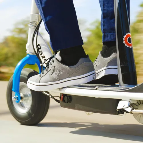 Miniatura 8 de Razor E300S - Patinete eléctrico sentado para mayores de 13 años, peso máximo de 220 libras, motor de 250 W, hasta 15 mph, tiempo de conducción