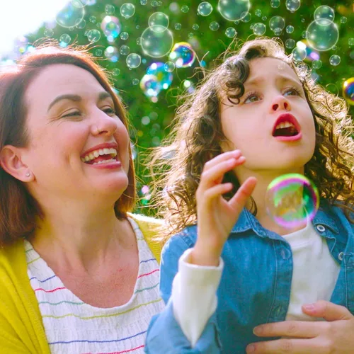 Miniatura 7 de Gazillion Bubbles, solución original de burbujas de 1 litro, crea burbujas con fórmula premium y varita de burbujas 7 en 1, no tóxica y segura Verde