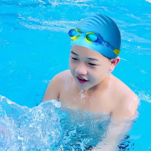 Miniatura 6 de Gorro de natación para niños y niñas, gorro de natación de silicona para cabello corto con gafas de natación y clip para la nariz, gorras de baño