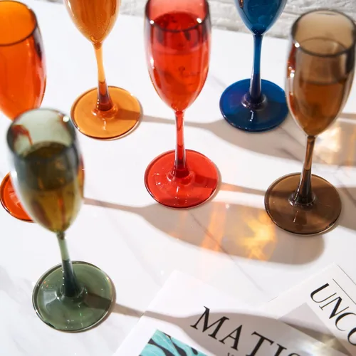 Miniatura 4 de The Wine Savant - Juego de 6 copas de champán de plástico acrílico estilo europeo Copas de champán coloreadas reutilizables para brindis 100%