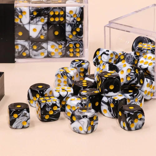 Miniatura 3 de 36 de paquete de dados MINI de 12 mm de 6 caras, juego de dados D6 de dos colores, dados estándar de 6 caras para Yahtzee, Bunco o enseñanza