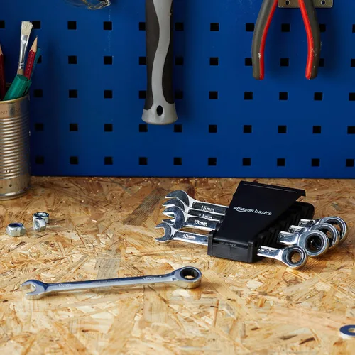 Miniatura 6 de Amazon Basics Juego de llaves de trinquete métricas, 5 piezas, acero al cromo vanadio, 72 dientes, 0.394 in, 0.433 in, 0.512 in, 0.551 in, 0.591 in