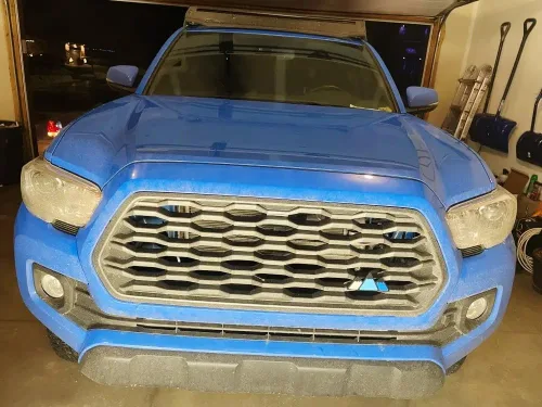 Miniatura 5 de iJDMTOY Emblema de rejilla de estilo retro de 3 colores en forma de montaña compatible con Toyota Tacoma Tundra 4Runner FJ Cruiser RAV4 Hilux, etc.