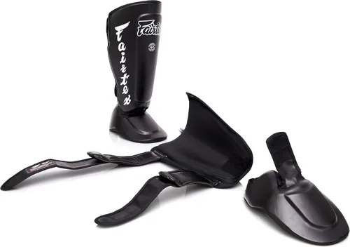 Miniatura 5 de Fairtex Espinilleras SP7 Muay Thai para hombres, mujeres y niños Espinilleras fabricadas con cuero Syntek y son de primera calidad, ligeras