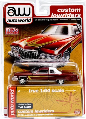Miniatura 2 de 1976 Cadillac Coupe DeVille Borgoña y Blanco con Ruedas Cromadas Lowriders Ltd Ed a 4800 piezas 1/64 Modelo de automóvil fundido a presión por