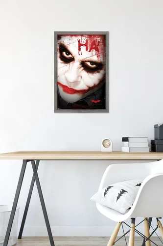Miniatura 6 de Trends International DC Comics Movie - Póster de pared de The Dark Knight - The Joker Ha in Blood de 14.725 x 22.375 pulgadas, versión enmarcada
