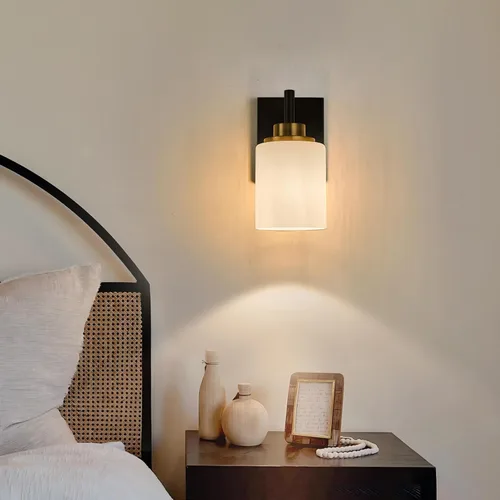 Miniatura 5 de Apliques de pared para baño negros y dorados, juego de 2 1 luz, 4.375 pulgadas de ancho, lámpara de tocador de vidrio blanco - Montaje de pared