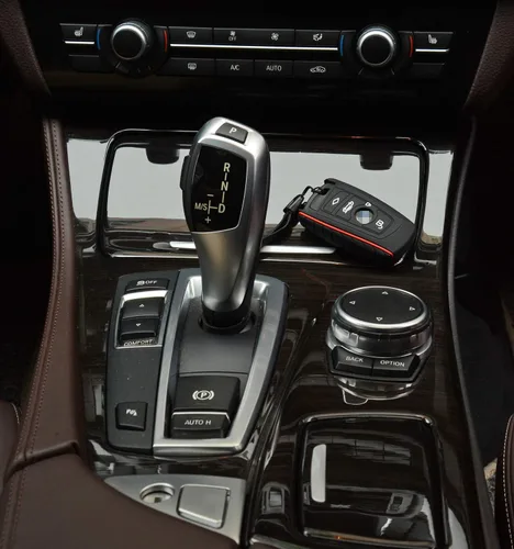 Miniatura 6 de Funda protectora de silicona compatible con BMW Trapezoid Style Key FOB - 3 botones y correa para la muñeca - Comprueba la configuración