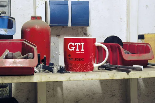 Miniatura 4 de BRISA VW Collection - Taza de cerámica para café, té y capuchino, diseño GTI Golf (12.5 fl oz/12.5 fl oz/GTI The Legend/rojo)