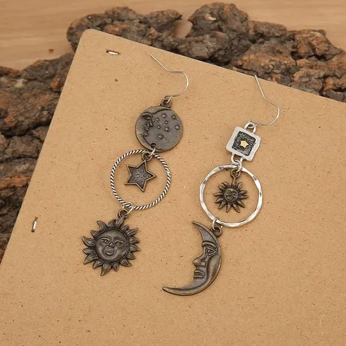 Miniatura 6 de Aretes colgantes vintage de sol y luna para mujer, aretes asimétricos de mitología griega (dorado)