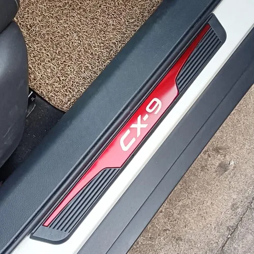 Miniatura 2 de Kit de protector de umbral de puerta inoxidable para Mazda CX-9 2017-2023 Accesorio interior (rojo)