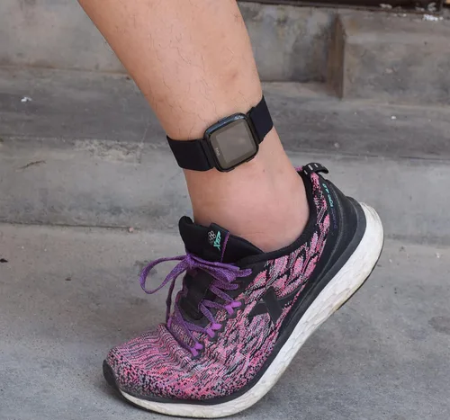 Miniatura 6 de Paquete de 2 bandas elásticas ajustables, muñequeras y tobilleras con deslizador de tres deslizamientos para reloj Fitbit Versa 2/1/SE/Lite o Blaze