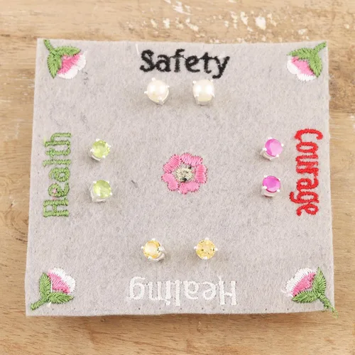 Miniatura 2 de NOVICA Aretes de plata de ley 925 hechos a mano con piedras preciosas de la India cultivadas de agua dulce, rubí citrino y peridoto 0.2 pulgadas