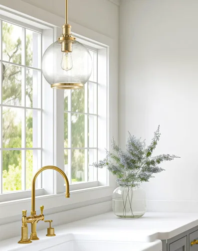 Miniatura 5 de Kira Home Jolie - Lámpara colgante industrial de granja de 14 pulgadas + pantalla de cristal de globo martillado, altura ajustable, acabado de latón