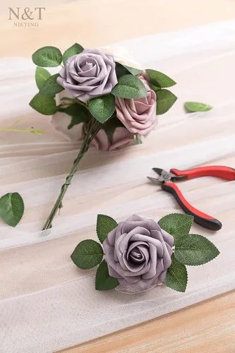 Miniatura 509 de N&T NIETING Flores artificiales, rosas artificiales de color rosa intenso, 50 piezas de flores falsas con tallo para ramos de boda DIY, centros
