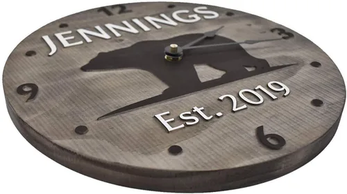 Miniatura 5 de Reloj de oso de madera hecho a mano de 11 pulgadas personalizado con apellido y año de boda
