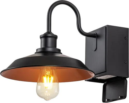 Lámpara de exterior con salida GFCI, luz de porche negra, lámpara de pared exterior impermeable de granero, aplique de pared industrial de granja,
