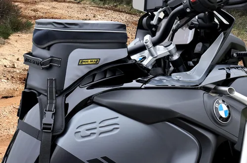 Miniatura 10 de Nelson-Rigg Bolsa de tanque impermeable Hurricane Adventure, se adapta a la mayoría de motos de aventura Honda, Yamaha Kawasaki, color negro