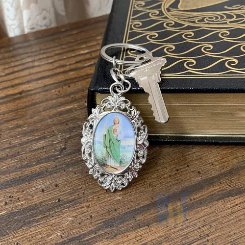 Miniatura 6 de 12 piezas de anillo de metal de San Judas Keychian favores de bautismo niño y niña recuerdos de bautizo San Judas