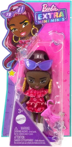 Miniatura 3 de Muñeca Barbie Extra Mini Minis con cabello burdeos, vestido rojo de volantes, gafas de sol y accesorios y soporte, 3.25 pulgadas