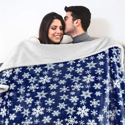 Miniatura 7 de PAVILIA manta de forro polar sherpa prémium, suave, acolchada, reversible, cálida y acogedora de microfibra lisa para sofá Copo de nieve azul