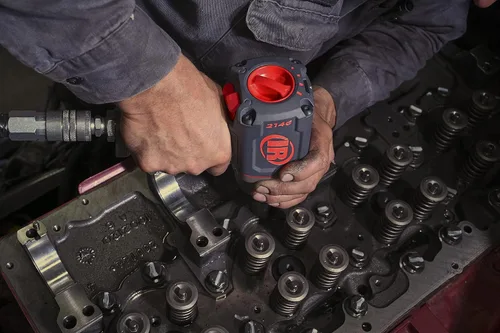 Miniatura 8 de Ingersoll Rand 2146Q1MAX Llave de impacto neumática de transmisión de 3/4 pulgadas con diseño silencioso de empuñadura de pistola y par de torsión