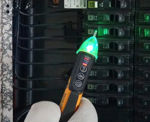 Miniatura 7 de IDEAL Electrical 61-657 - Probador de Voltaje de Doble Rango 12-1000V AC NCVT con Linterna