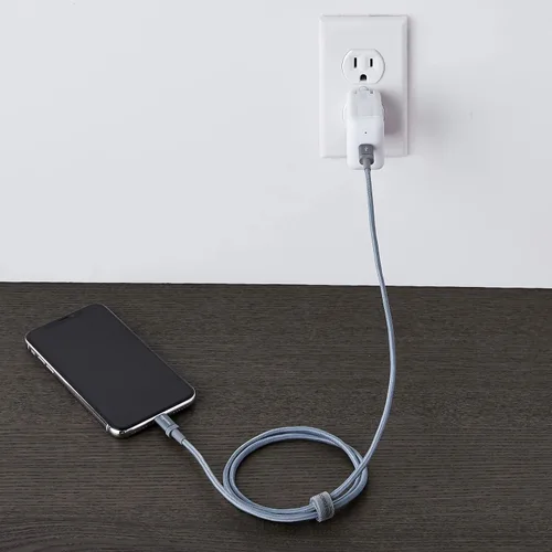 Miniatura 7 de Amazon Basics Cable de carga trenzado de nailon USB-C a Lightning de carga rápida con certificación MFi para iPhone y iPad de Apple, 3 pies, gris