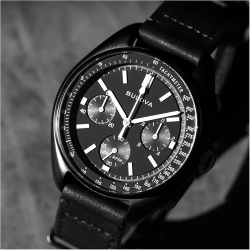 Miniatura 5 de Bulova Hombre Archive Series Lunar Pilot Cronógrafo Precisionist de 6 manecillas Acero Inoxidable Ionizado Negro, Correa NATO Negra y Cristal