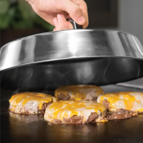 Miniatura 2 de Blackstone Signature Accessories Tapa redonda 12" para derretir queso y cocinar al vapor. Para usar en la parrilla en interiores o exteriores.
