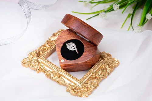 Miniatura 3 de MONYCraft Caja de anillo con forma de corazón Caja de madera hecha a mano para propuesta, caja de anillo de compromiso de madera, caja de anillo