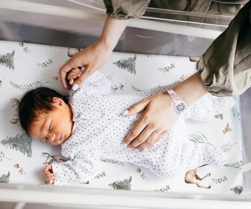 Miniatura 2 de Gllquen Baby Juego de Sábanas para Moisés de 2 Piezas, Sábana Ajustable para Moisés Transpirable Acogedora Ajuste Universal para Colchón Estándar