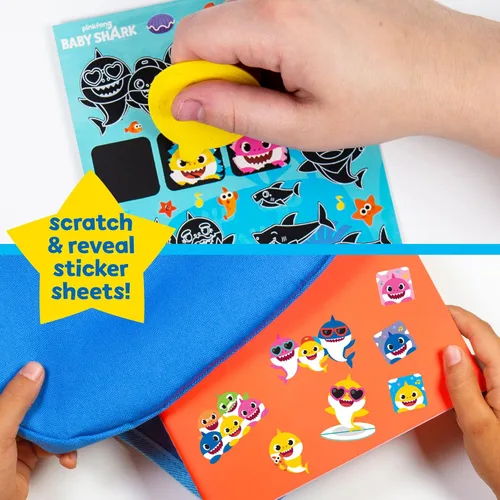 Miniatura 4 de Horizon Group USA Baby Shark Ultimate Scratch 'N Color - Juego de 56 actividades artísticas para rascar, incluyendo calcomanías, formas 3D y más